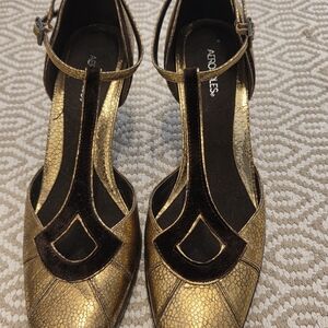 AEROSOLES Women's Gold and Black Heels
